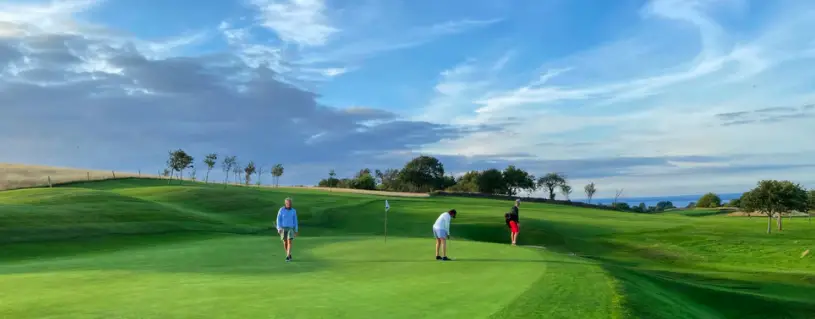 Three little pigs golf game